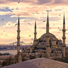 The Blue Mosque, (Sultanahmet Camii), Istanbul, Turkey.