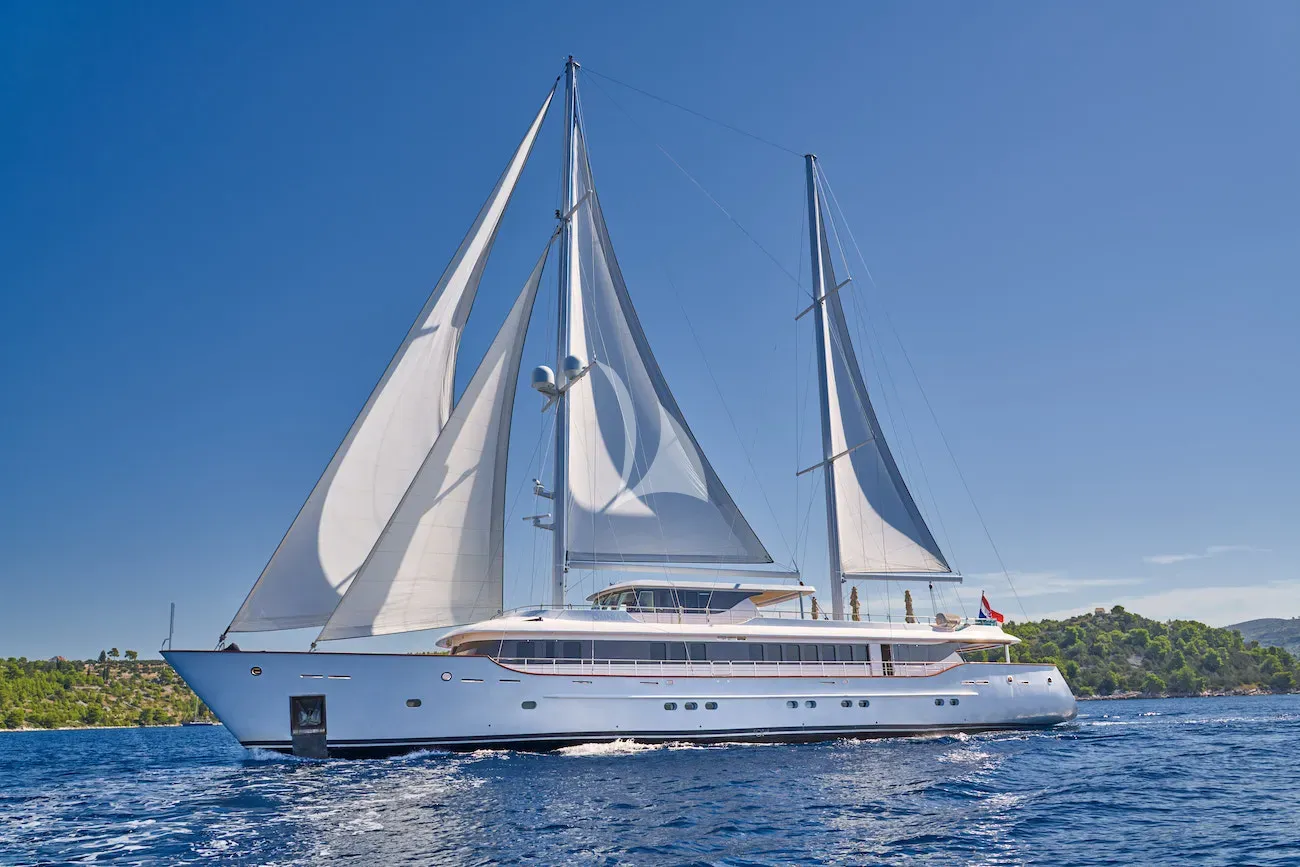 levante_yacht
