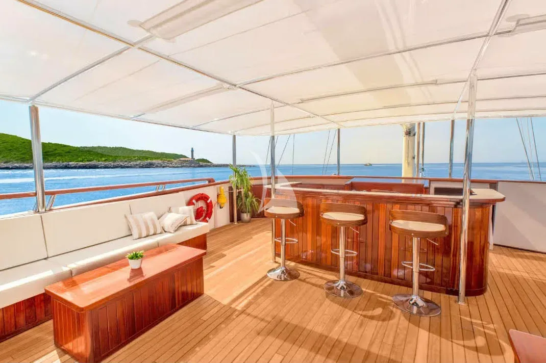 levante_yacht