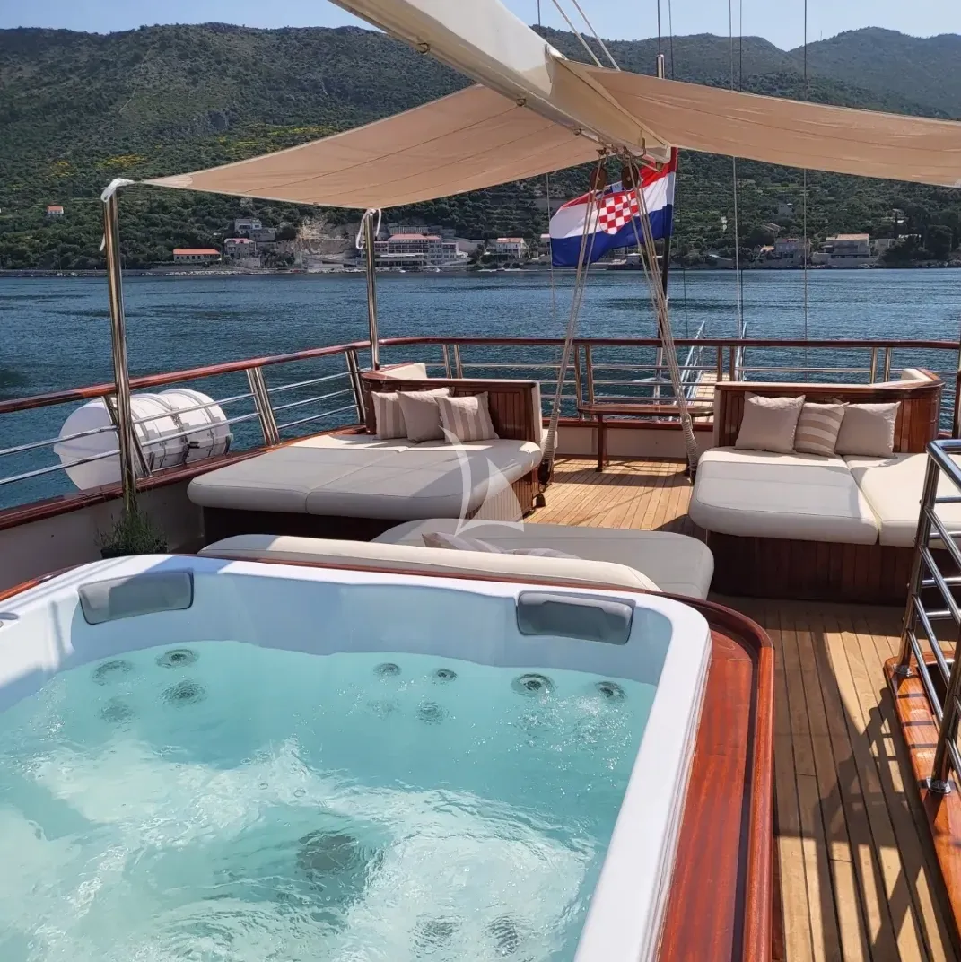 levante_yacht