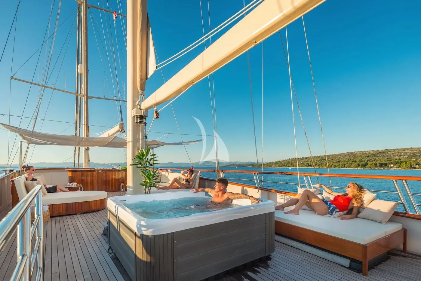 levante_yacht