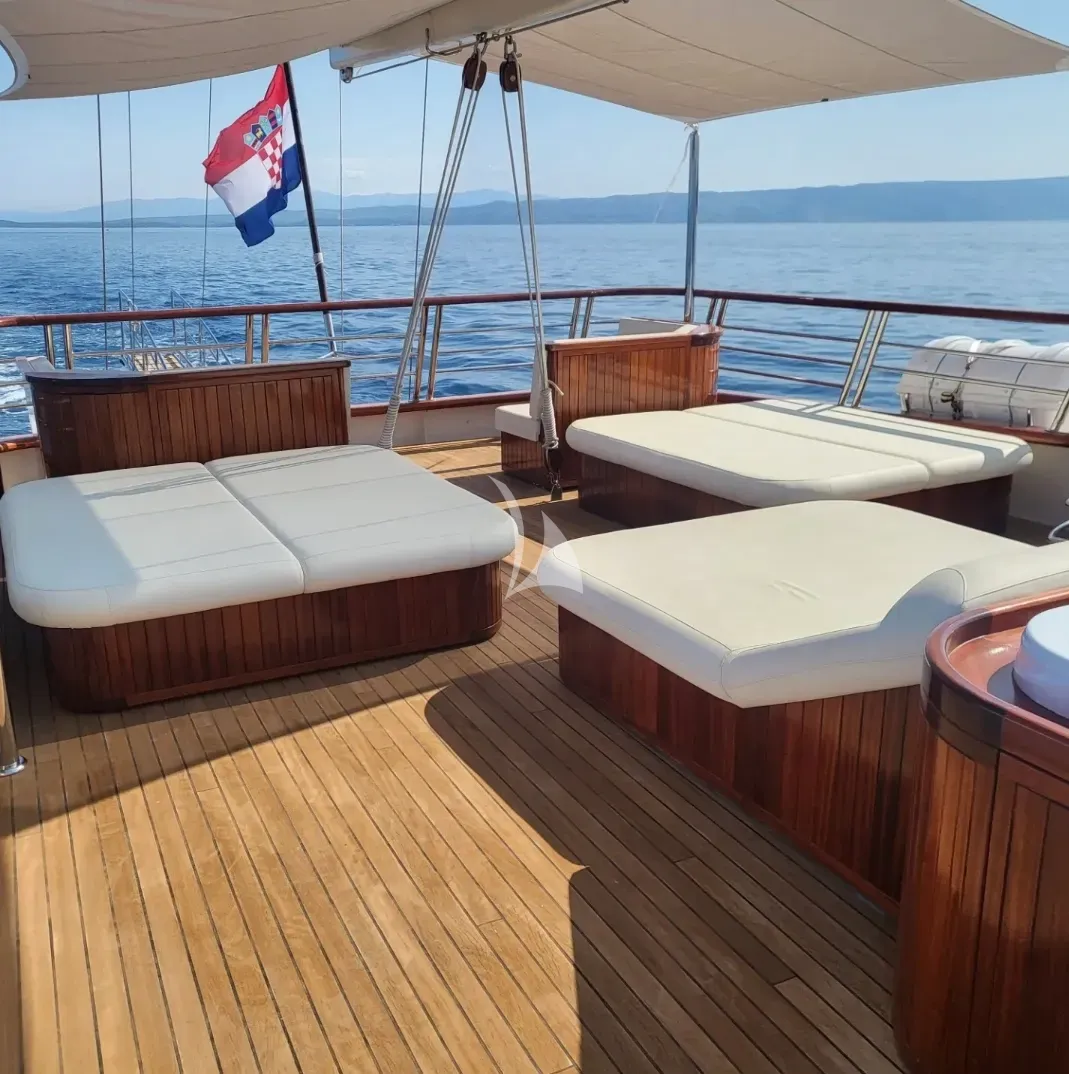 levante_yacht