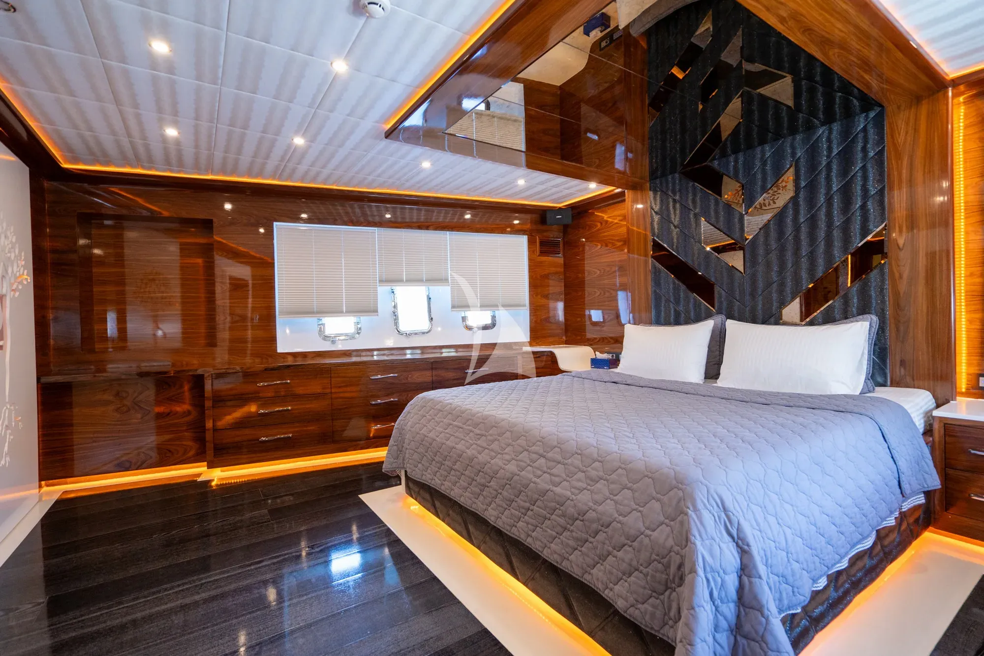 levante_yacht