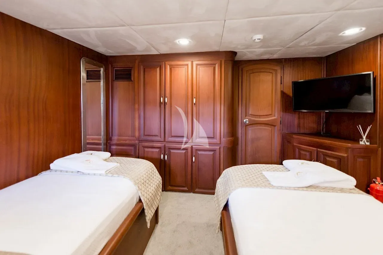 levante_yacht