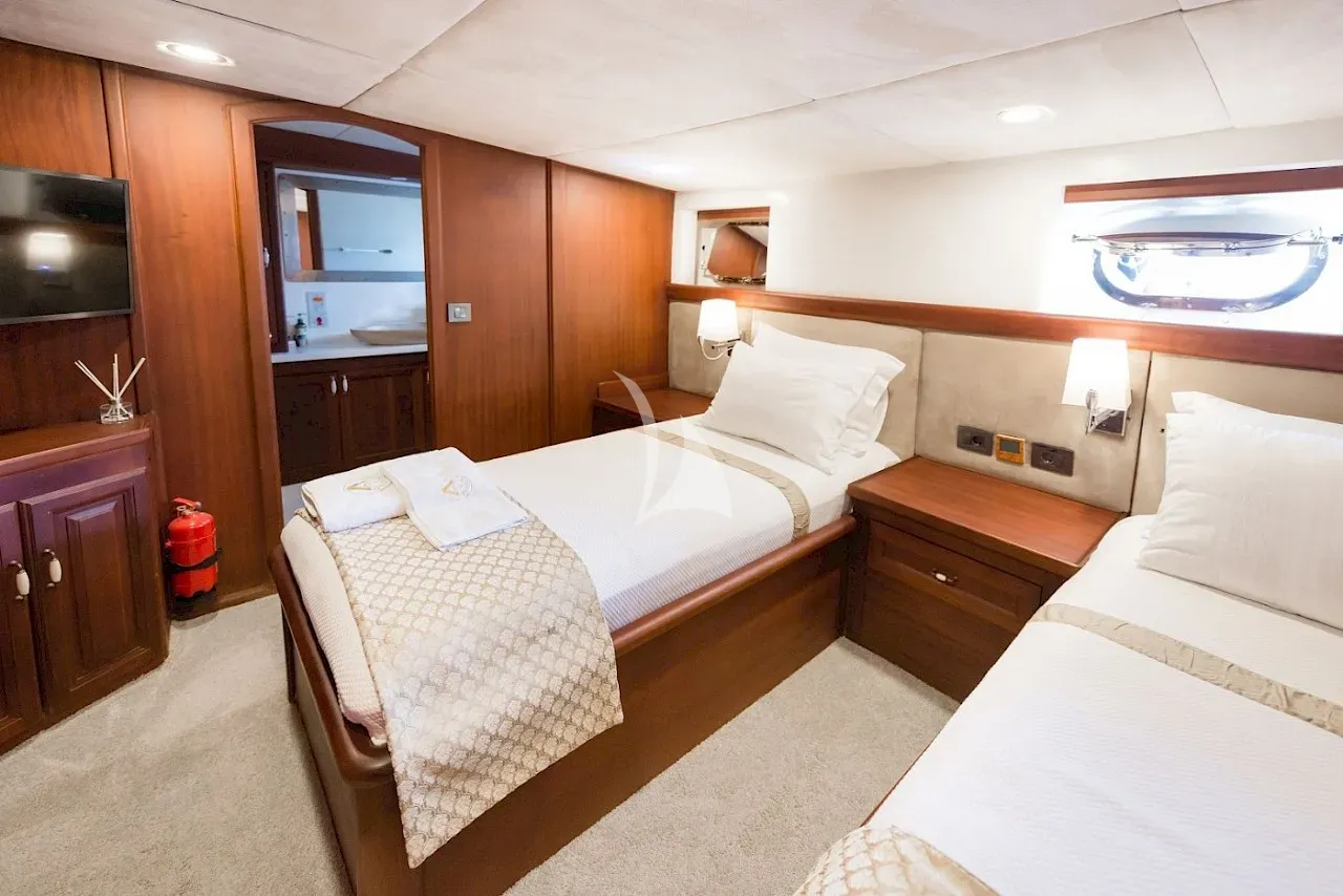levante_yacht
