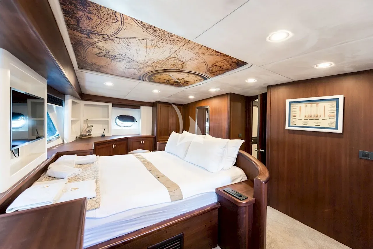 levante_yacht