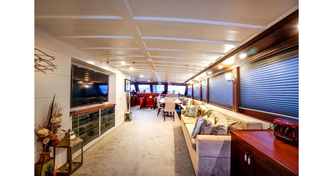 levante_yacht