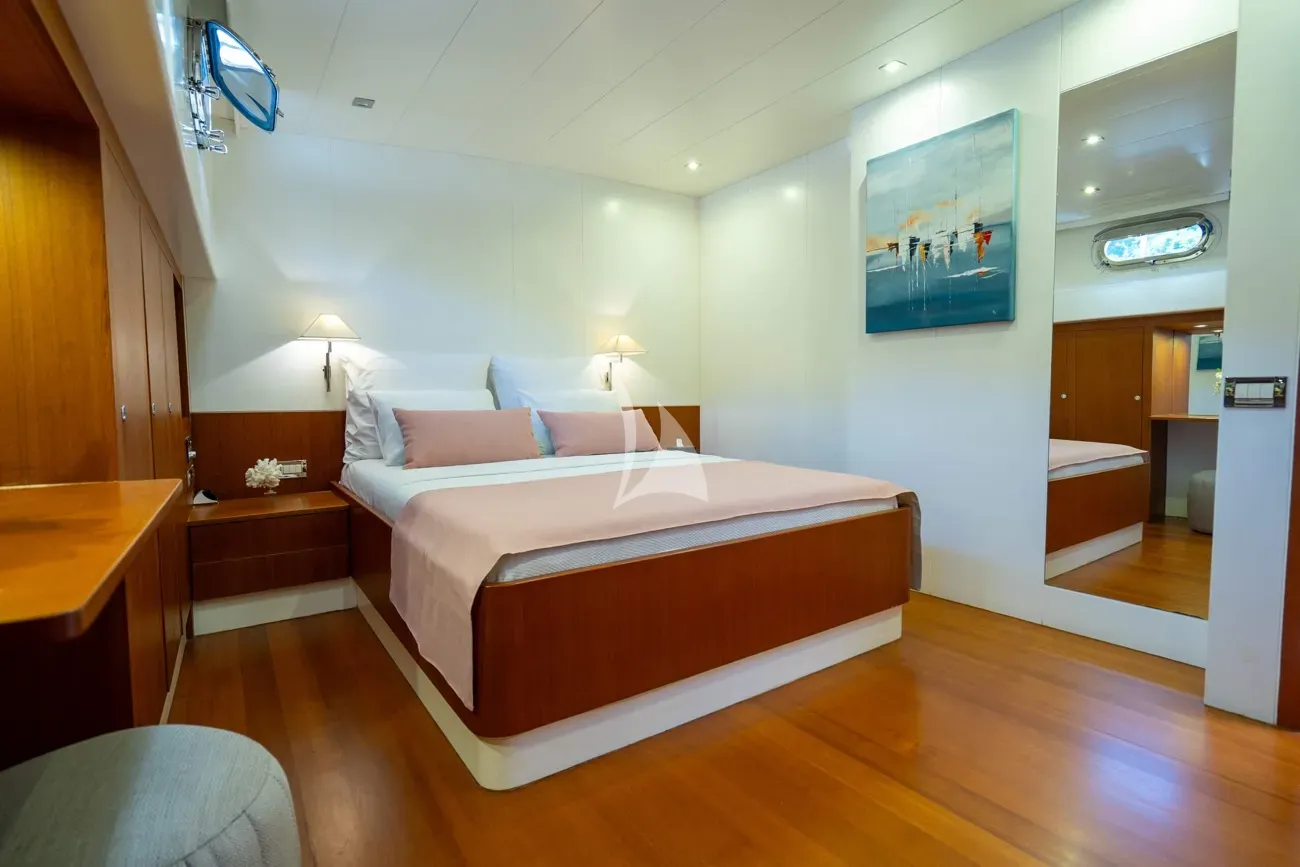 levante_yacht