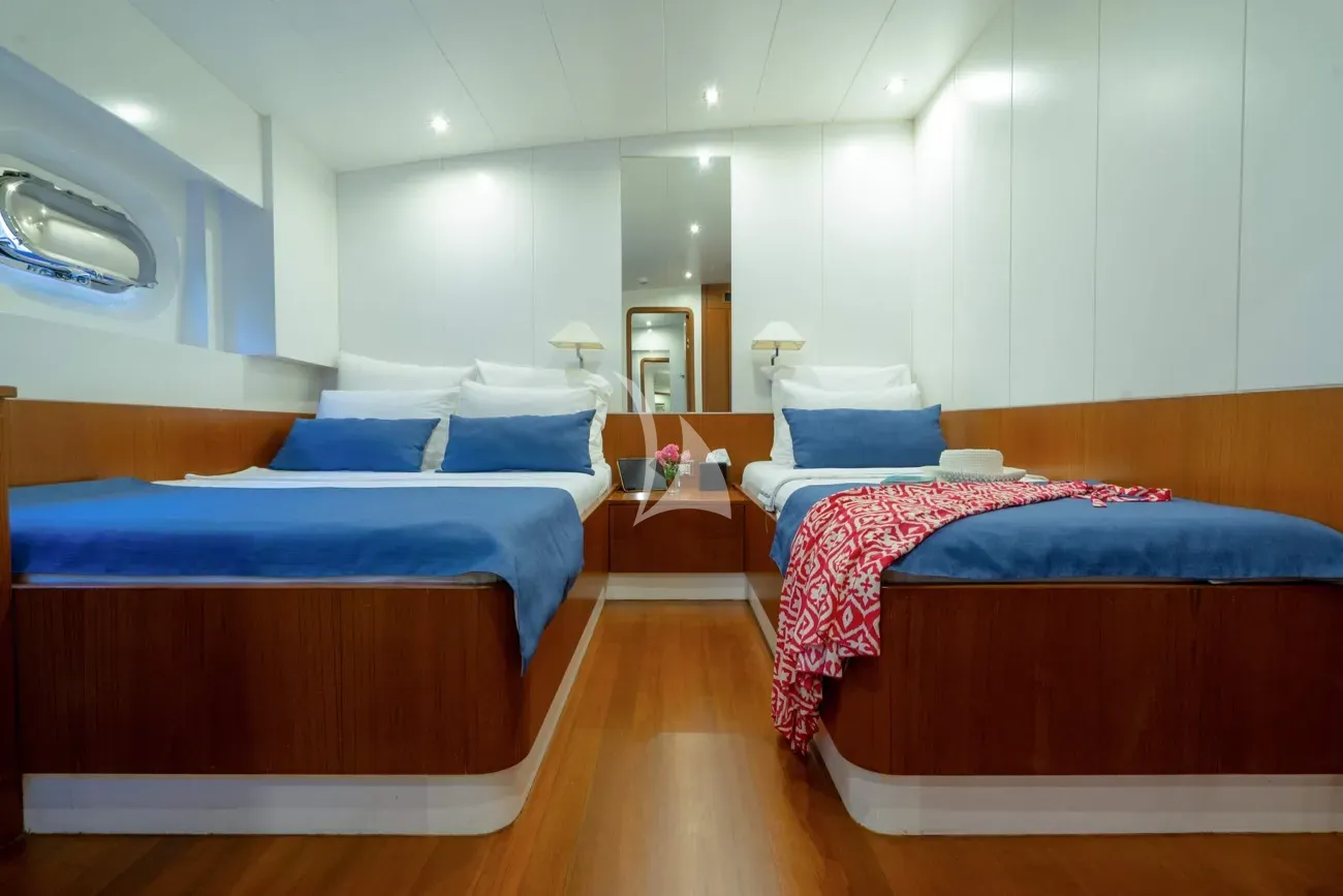levante_yacht