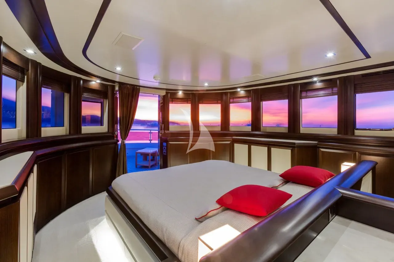 levante_yacht