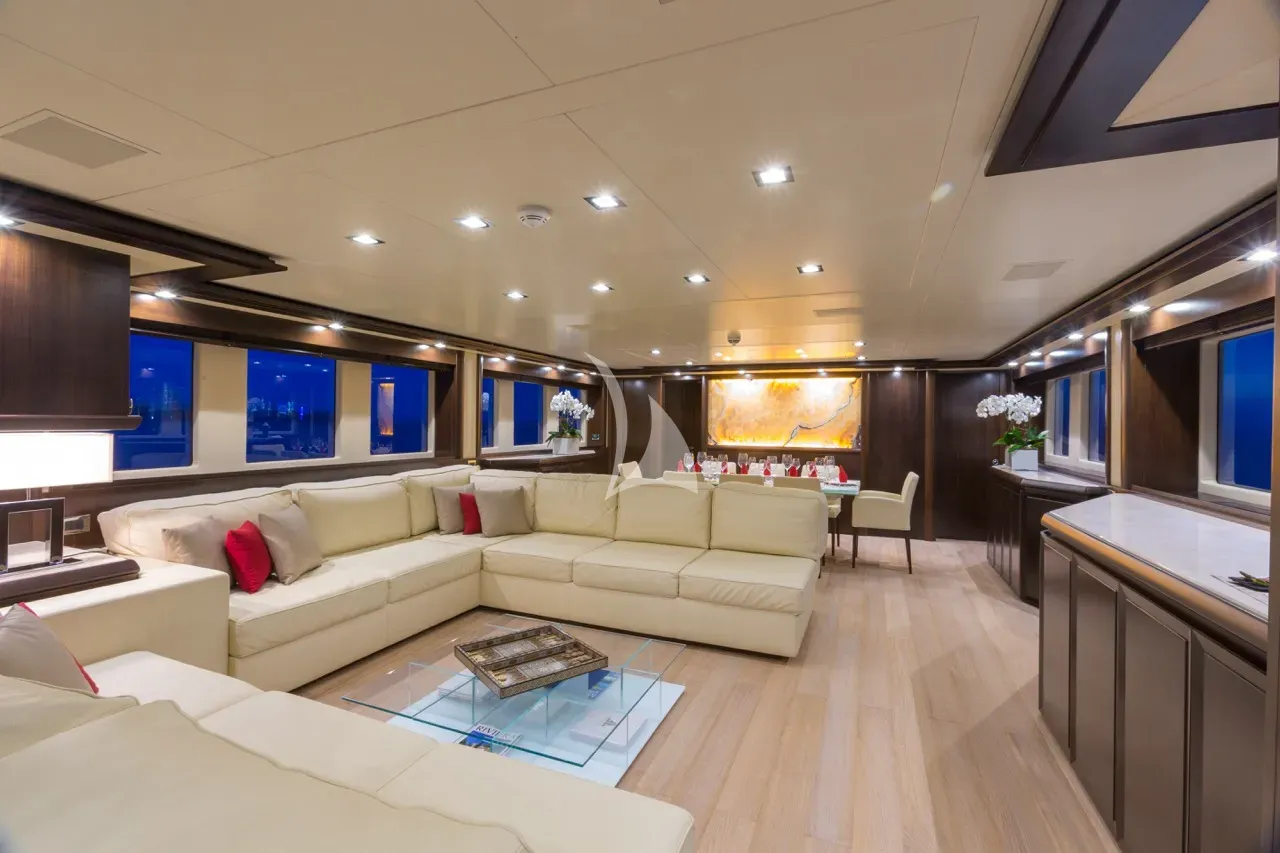levante_yacht