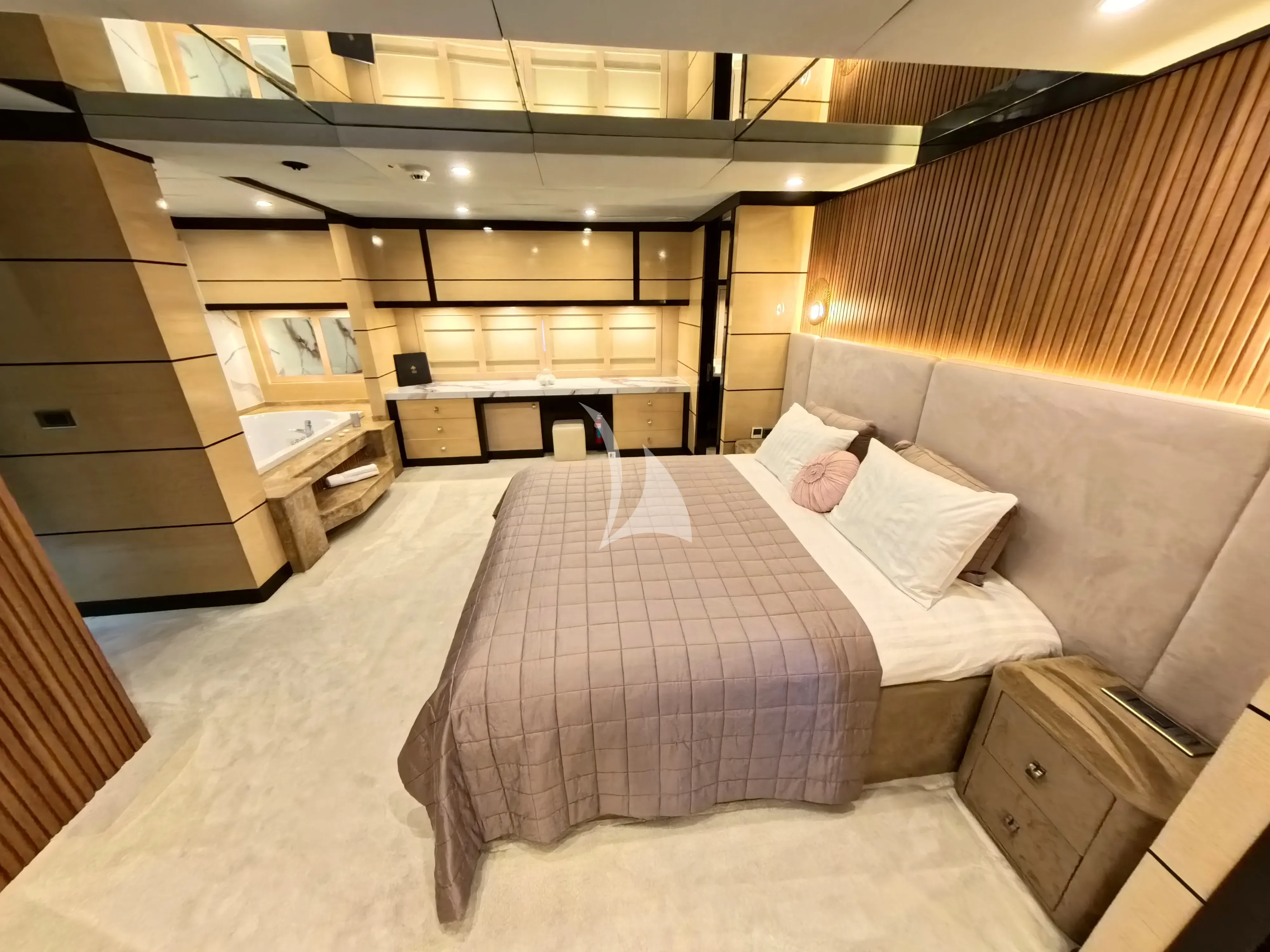 levante_yacht