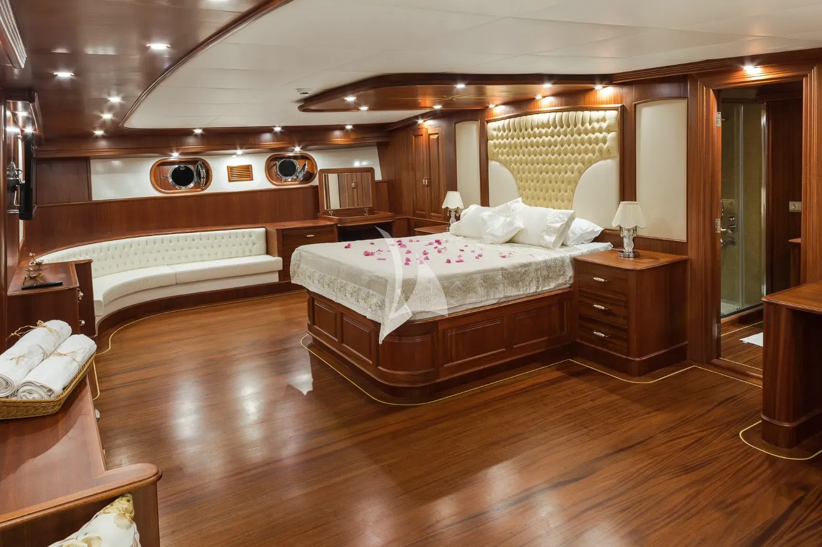 levante_yacht