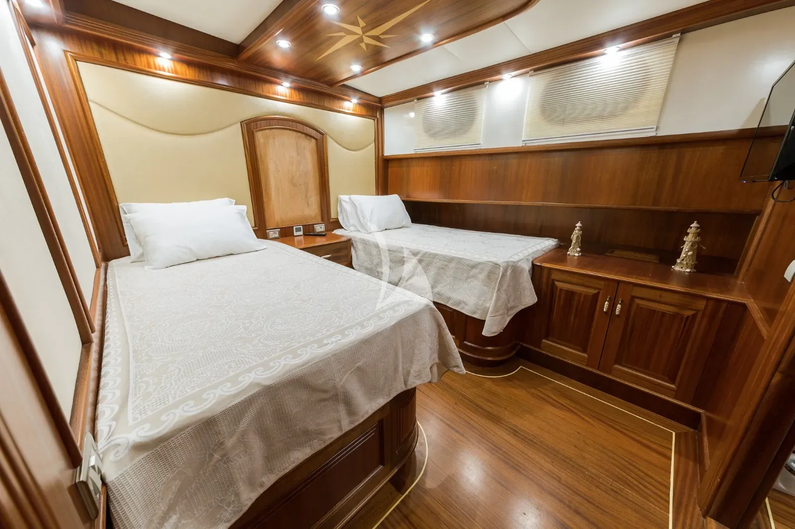 levante_yacht