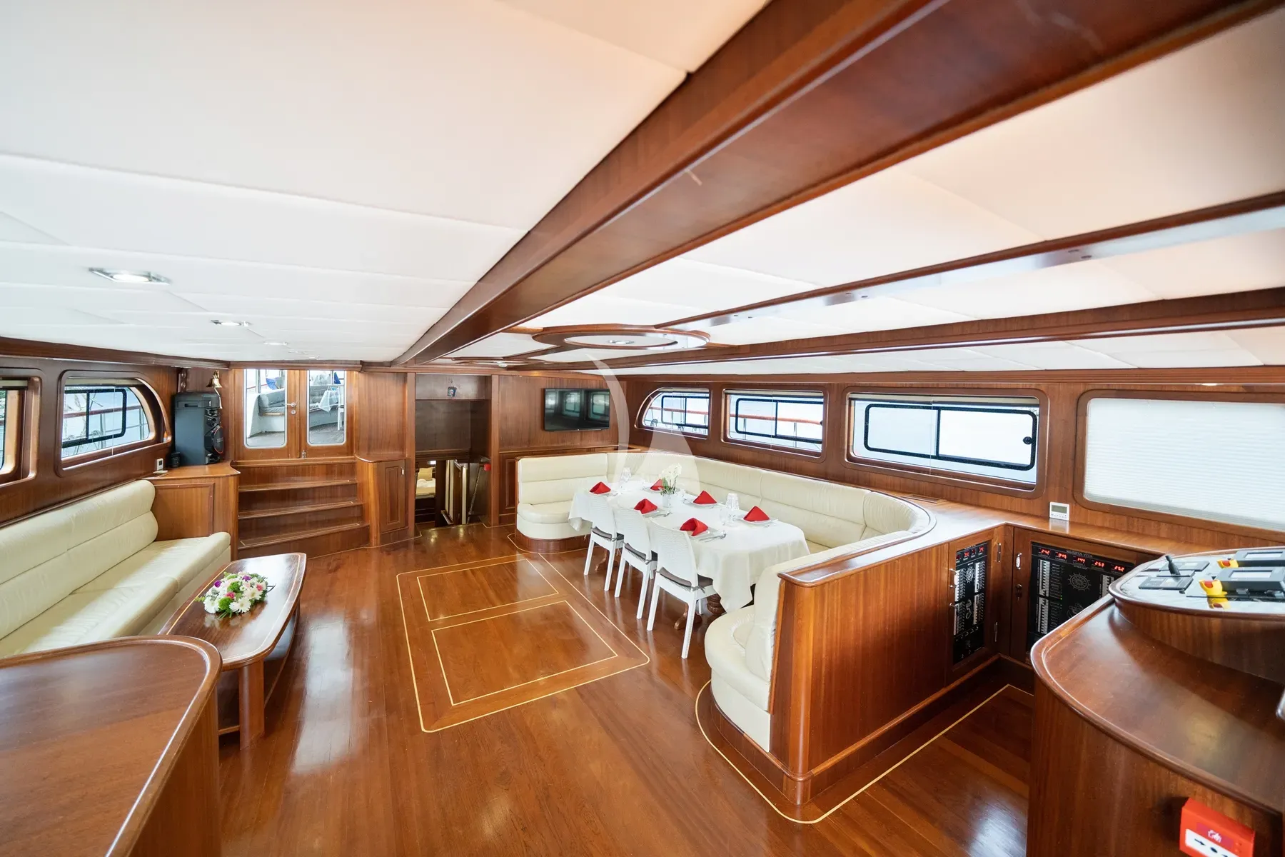 levante_yacht
