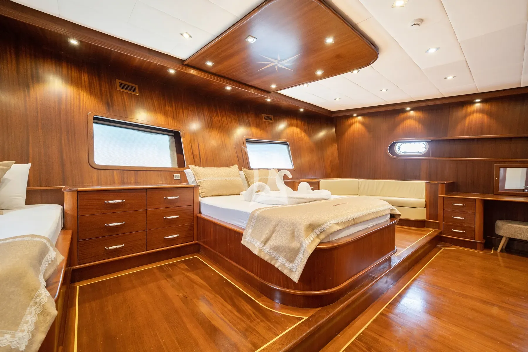 levante_yacht
