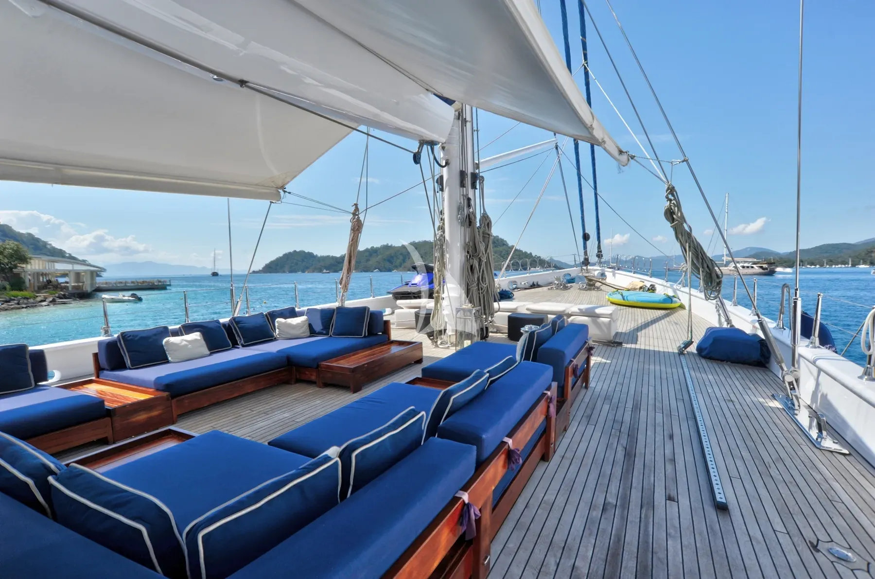levante_yacht