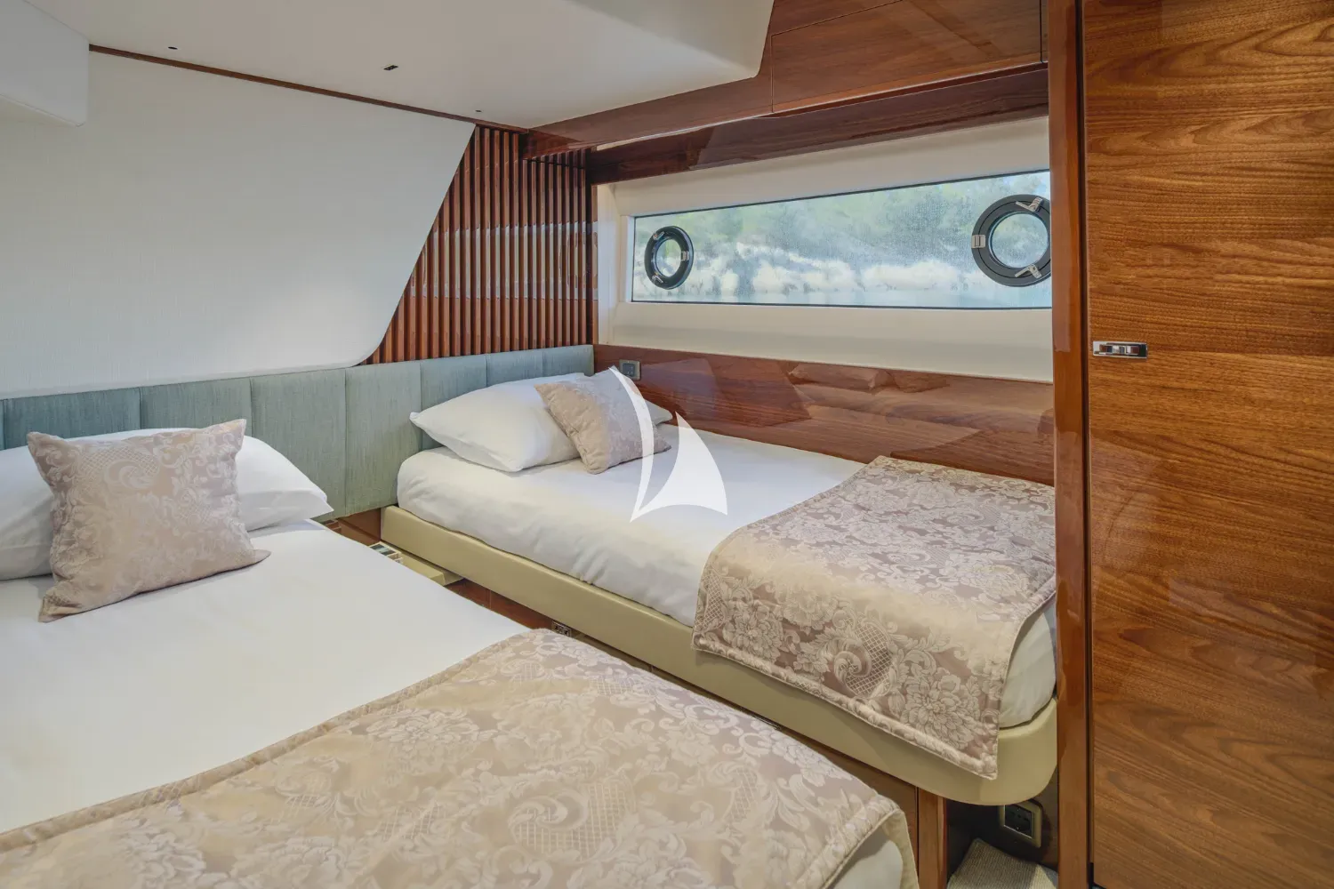levante_yacht