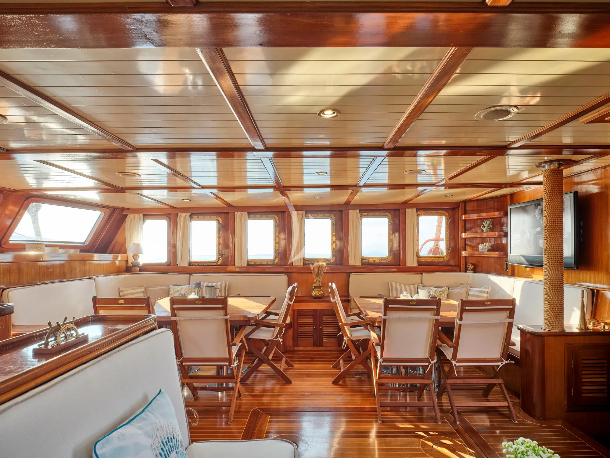 levante_yacht