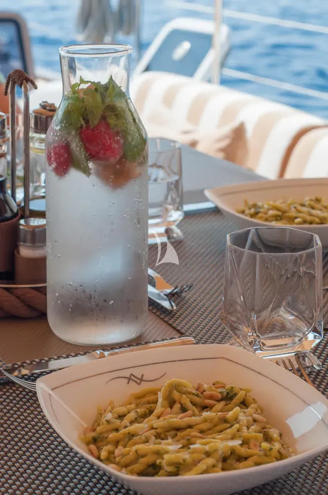 levante_yacht