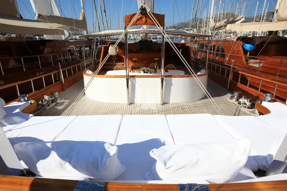 levante_yacht