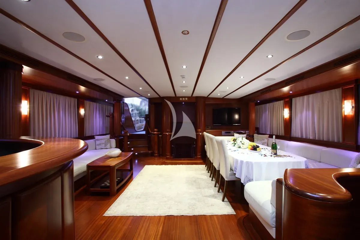 levante_yacht