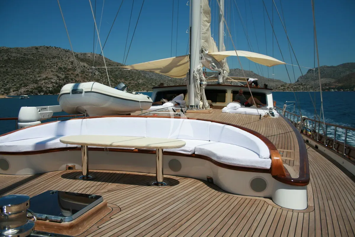 levante_yacht