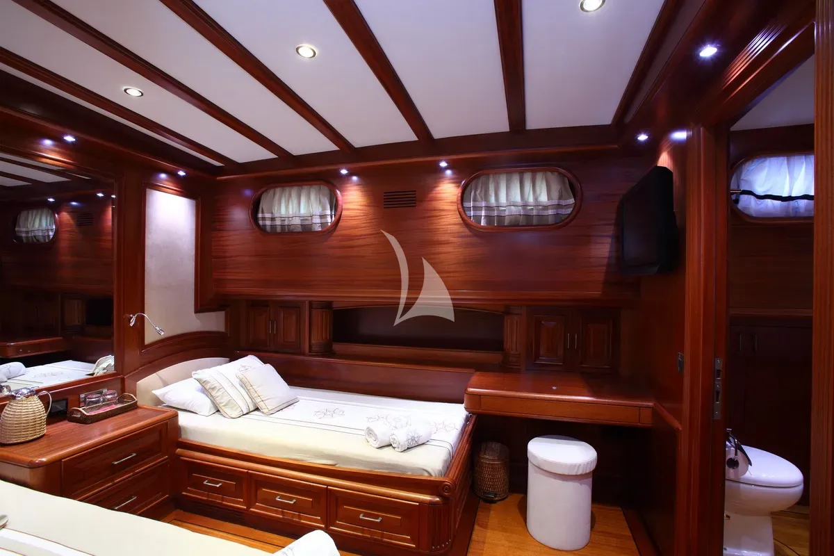 levante_yacht