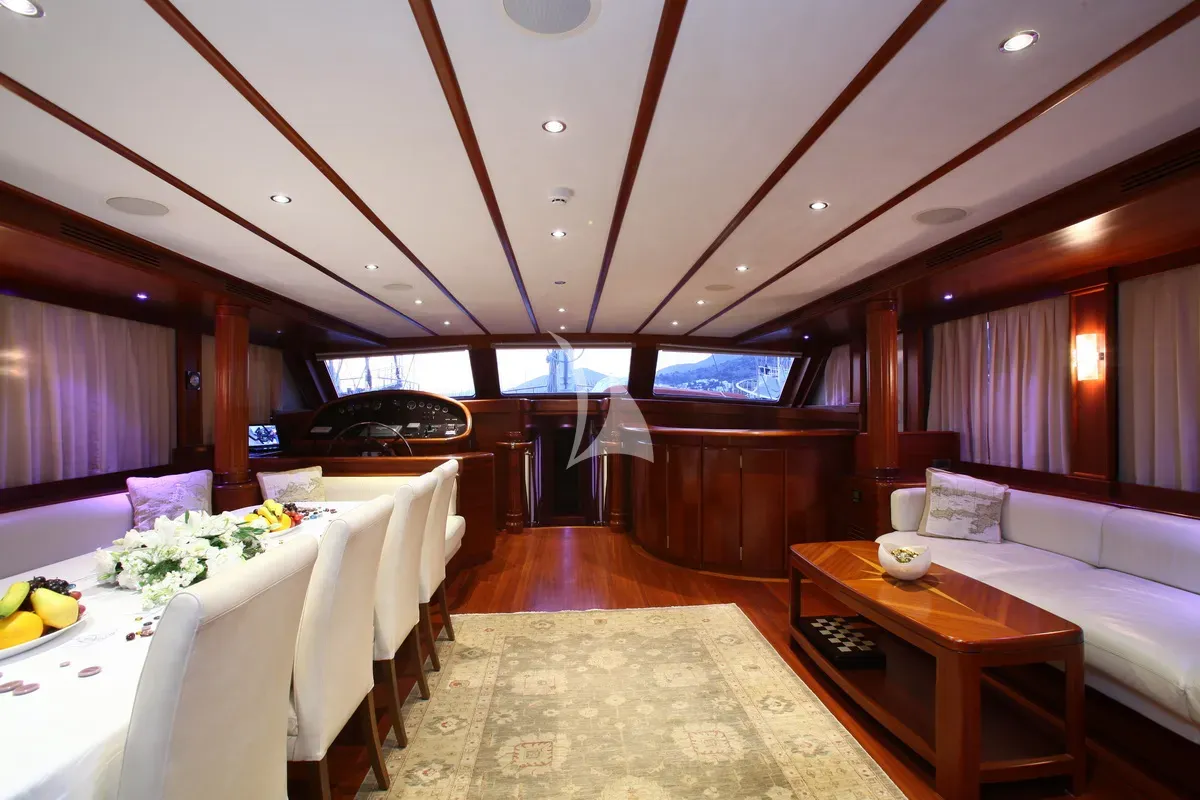 levante_yacht