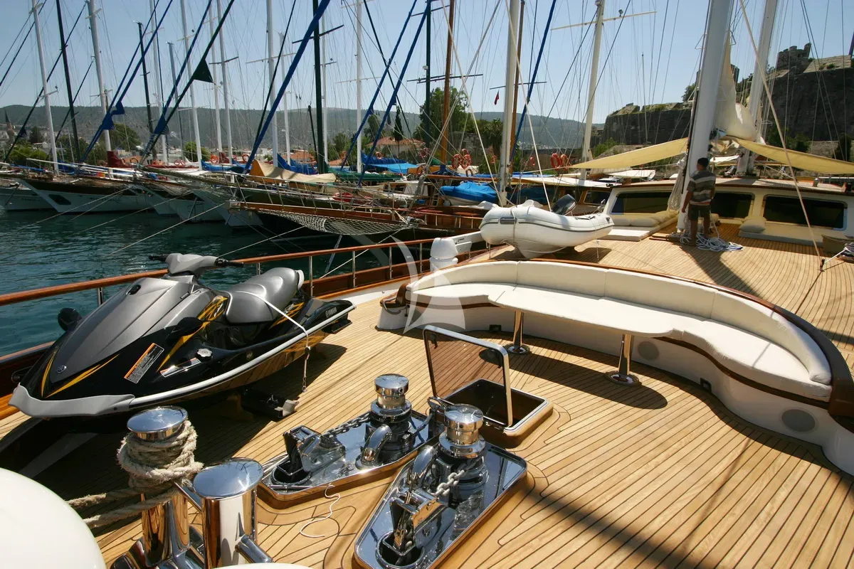 levante_yacht
