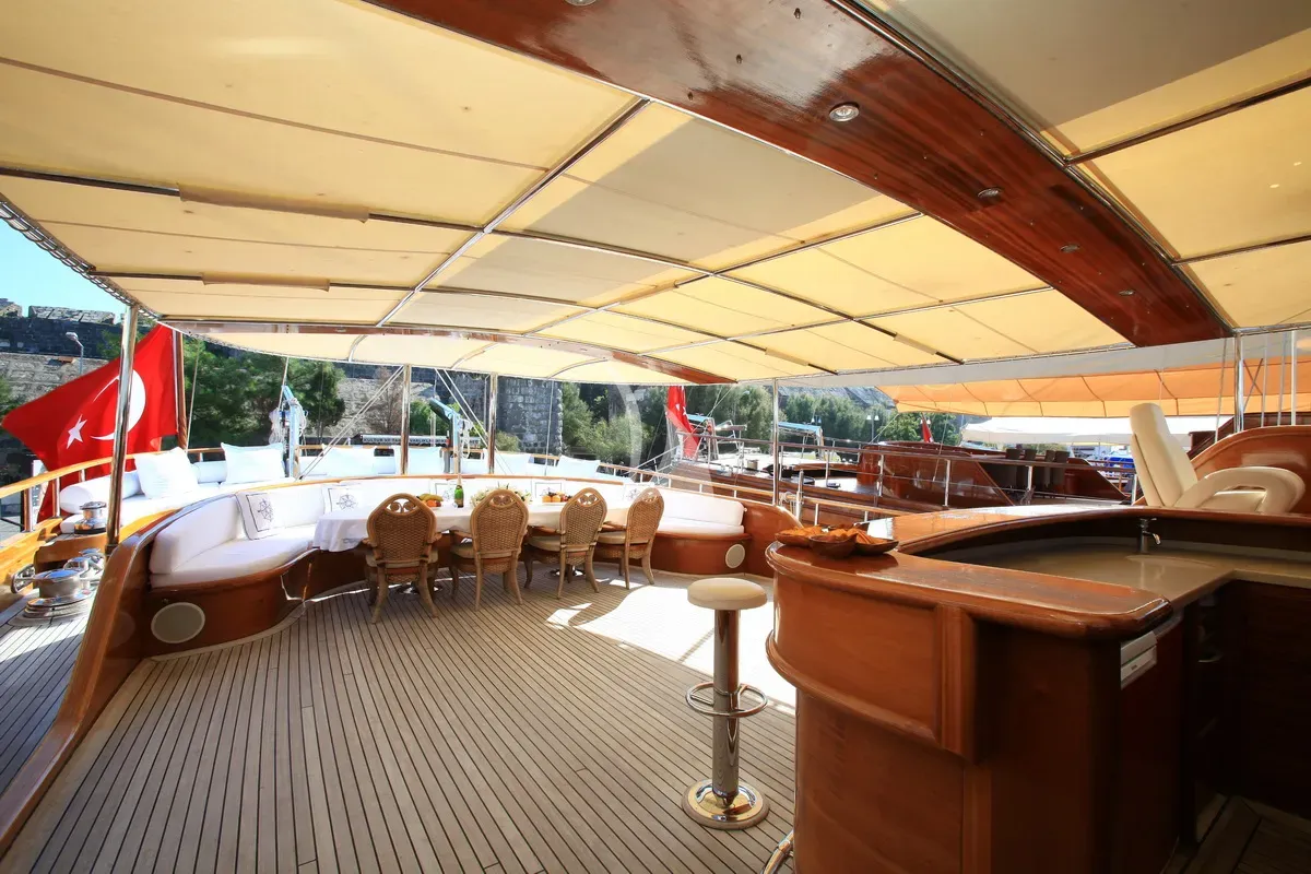 levante_yacht
