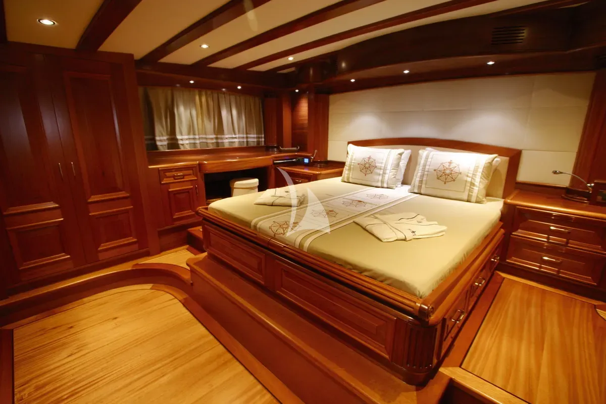levante_yacht