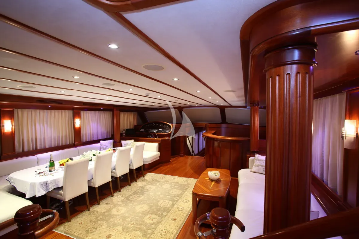 levante_yacht