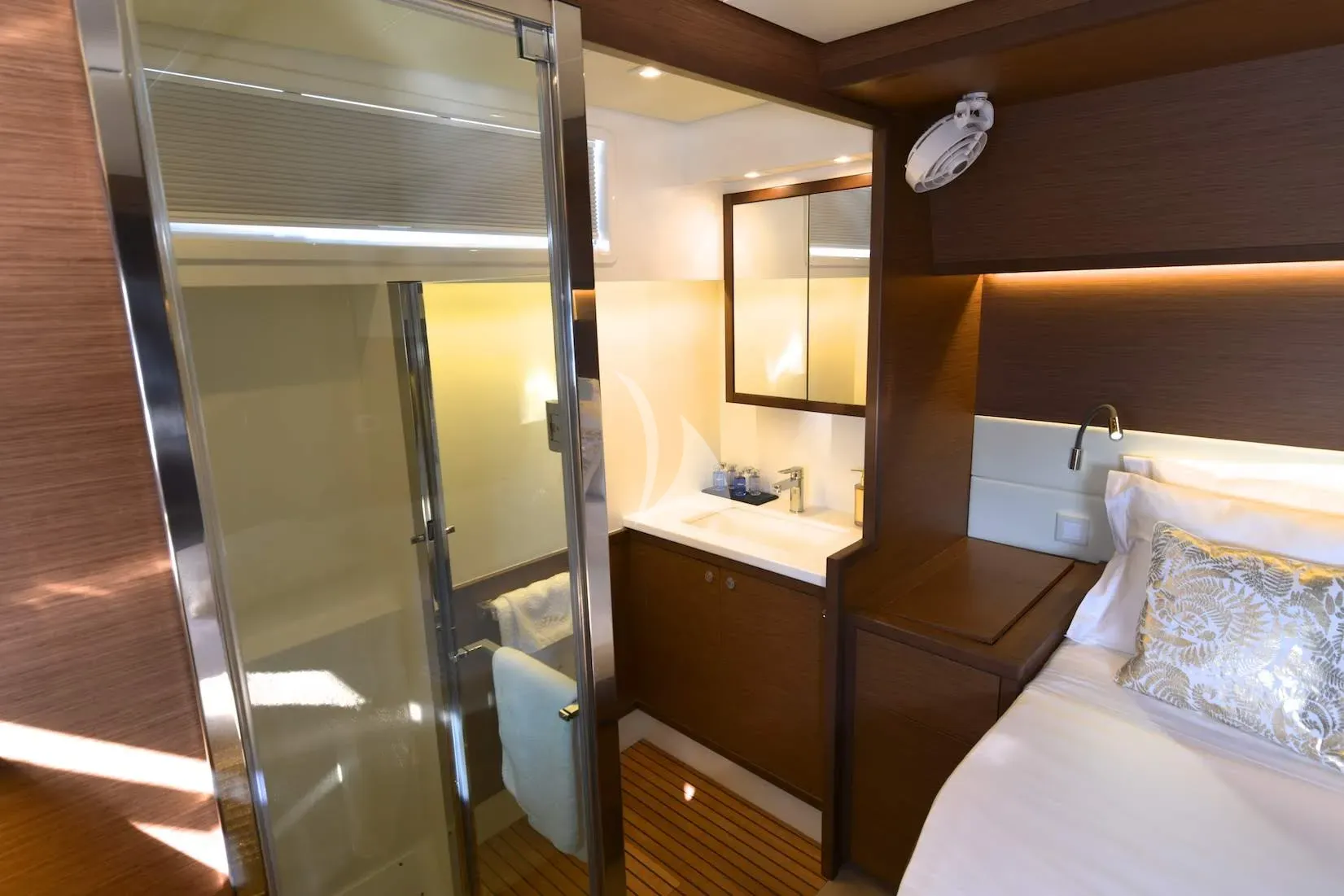 levante_yacht