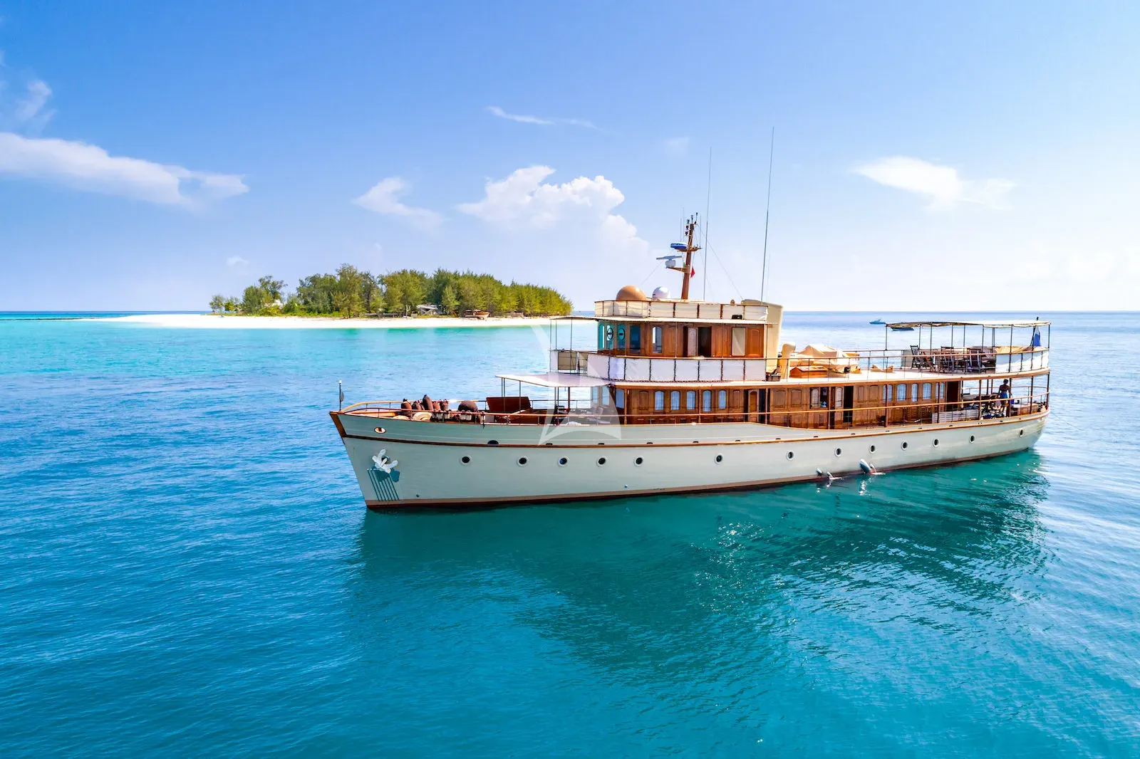 levante_yacht