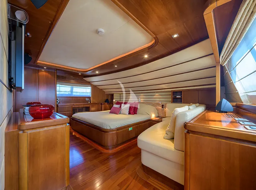 levante_yacht