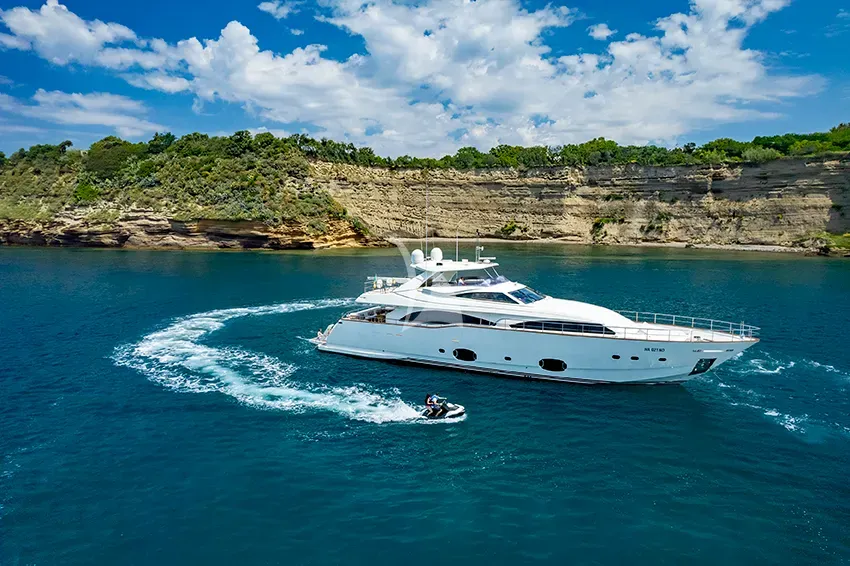 levante_yacht