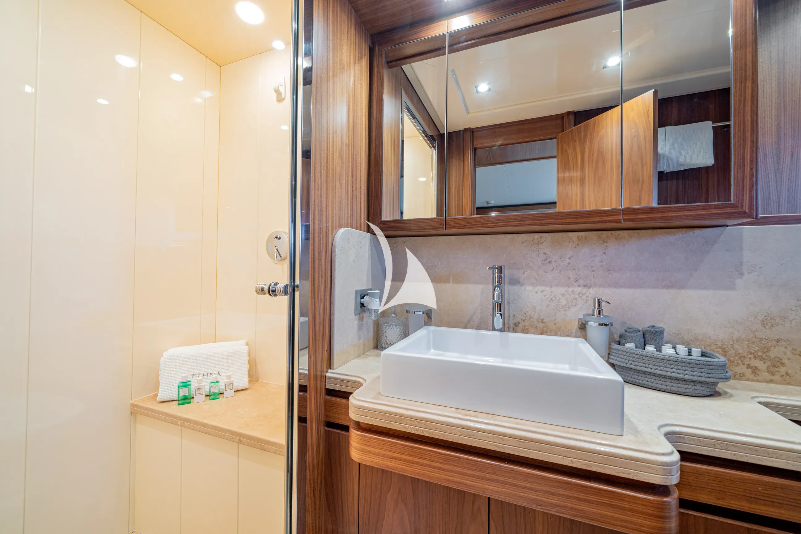 levante_yacht